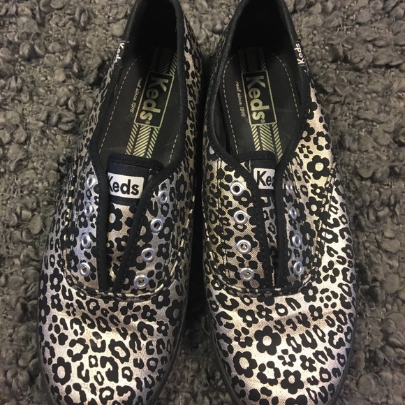 Keds Shoes - ✨Women’s Metallic Keds